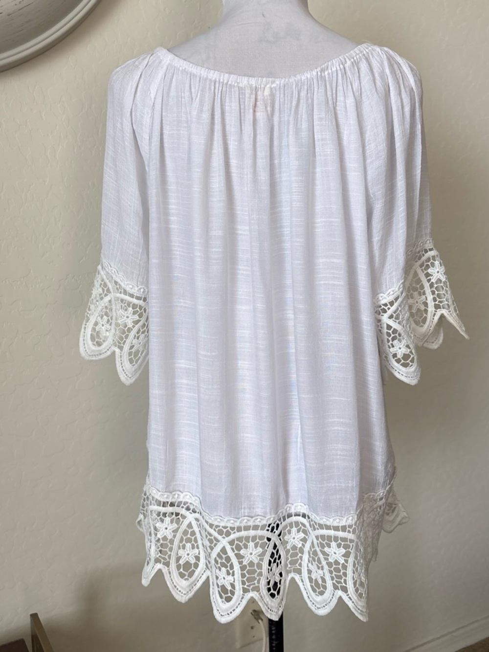 Sundance women’s ELEGANT OFF SHOULDER WHITE LACE oversized TOP WITH BELL SLEEVE - Picture 5 of 10